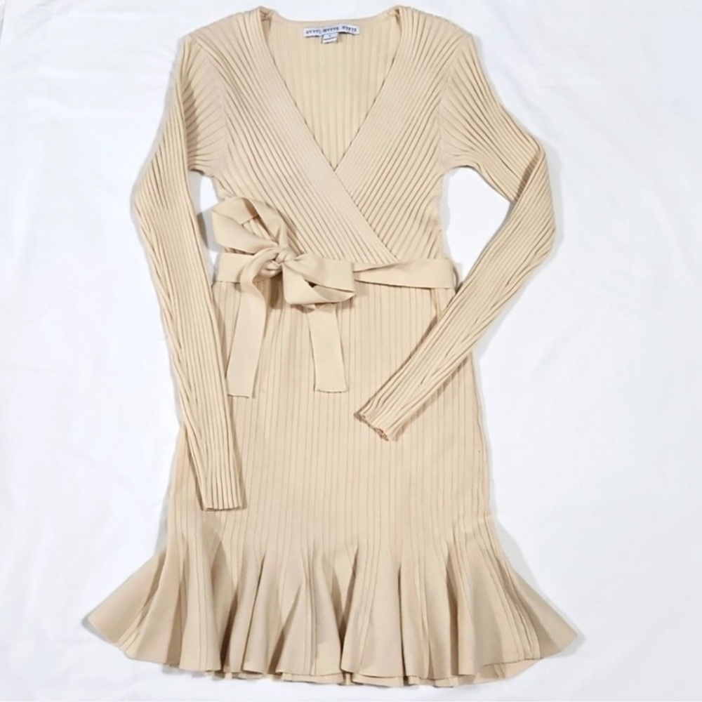 HYFVE cream dress V neck Large L NWOT